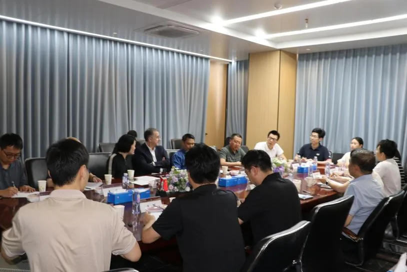 學(xué)院匯聚了一批醫(yī)療儀器設(shè)計(jì)、智能醫(yī)療裝備等領(lǐng)域的頂尖科研團(tuán)隊(duì)